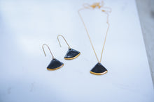 Load image into Gallery viewer, Fan Necklace