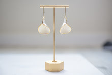 Load image into Gallery viewer, Callie Earrings