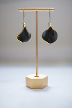 Load image into Gallery viewer, Callie Earrings