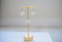 Load image into Gallery viewer, Fan Earrings