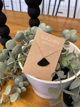 Load image into Gallery viewer, Fan Necklace