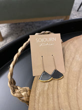 Load image into Gallery viewer, Fan Earrings