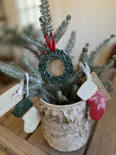 Load image into Gallery viewer, Pearl Wreath