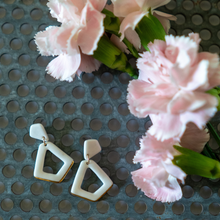 Load image into Gallery viewer, Monmouth