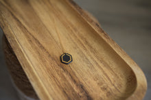 Load image into Gallery viewer, Robin Necklace