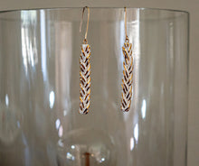 Load image into Gallery viewer, Victoria Drops