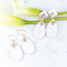 Load image into Gallery viewer, Serenity Earrings