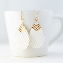 Load image into Gallery viewer, Serenity Earrings