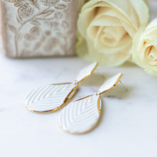 Load image into Gallery viewer, Poise Earrings