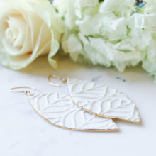 Load image into Gallery viewer, Tulip Earrings